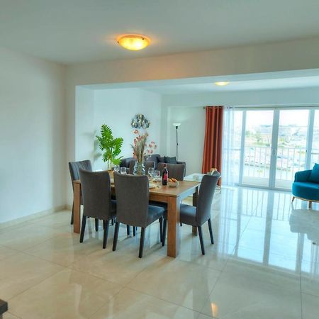 Seafront Beautifully Furnished 2 Bedrooms Gogzr-3 Gzira Exterior foto