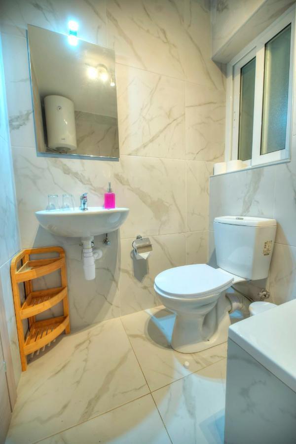 Seafront Beautifully Furnished 2 Bedrooms Gogzr-3 Gzira Exterior foto