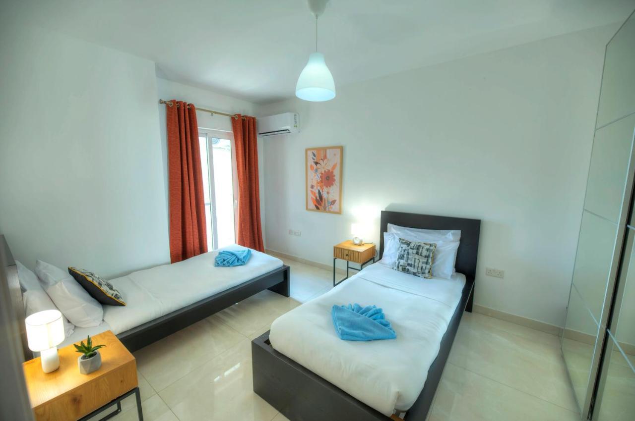 Seafront Beautifully Furnished 2 Bedrooms Gogzr-3 Gzira Exterior foto